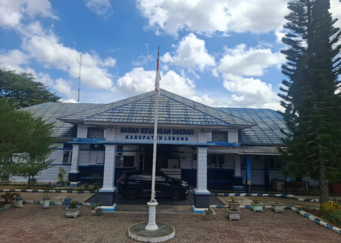 Anggaran Sudah Siap, Pencairan Gaji ke-13 Tunggu Regulasi Pusat 