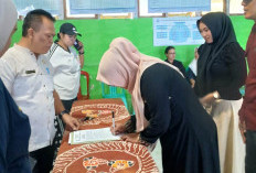 Pimpin Sertijab 4 Pjs Kades, Camat Amen Tekankan Kinerja Optimal