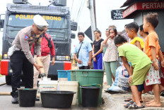 Peringati HUT Lalu Lintas ke-69, Satlantas Bagi Air Bersih