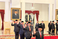  Presiden Jokowi Lantik Menteri dan Pejabat Baru di Istana Negara