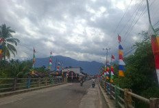 Ribuan Bendera Merah Putih Gratis Dibagikan Kepada Masyarakat Lebong