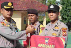 3 Personel Polres BU Terima Bingkisan Umroh Presisi