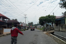 Belum Setahun Diperbaiki, Ruas Jalan Provinsi Rusak Lagi