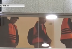 Bupati Rejang Lebong Fikri Thobari Jadi Tersangka Suap Proyek, Diam Saat Digiring KPK