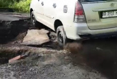 Penampakan Jalan Talang Ratu Lebong yang Belum Jelas Kapan Akan Diperbaiki