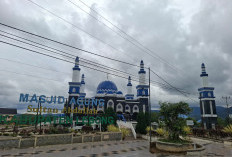 Tanpa Pawai Takbir, Salat Idul Fitri Dipusatkan di Masjid Agung