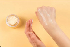 Trik Kencangkan Tangan Keriput Dengan Petroleum Jelly 