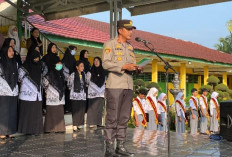 Kapolsek Padang Jaya jadi Pembina Upacara di SMAN 8 BU