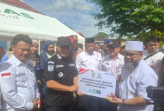 Gubernur Bengkulu Salurkan Sembako dan Layanan Kesehatan Warga Terdampak Banjir 