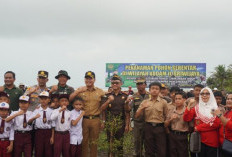 Pemkab Bengkulu Utara dan TNI Tanam Pohon Cegah Abrasi