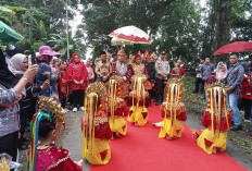 Hadiri Kedurai Apem, Bupati Azhari Tekankan Pentingnya Warisan Budaya