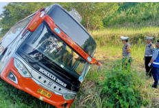 Bus Rosalia Indah Terguling di Tol Batang, 7 Meninggal, Ini Penyebabnya
