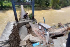 Enam Rumah Warga Terisolir, Jembatan Putus Pelabuhan Talang Leak Belum Tersentuh Perbaikan