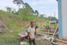DD Tahap Pertama, Pemdes Tik Jeniak Bangun WC Balai Desa Senilai Rp 37 Juta 