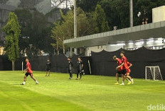 Hujan-hujanan, Timnas Jepang Jalani Latihan Jelang Lawan Indonesia