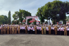 Serahkan SK Perpanjangan PPPK Tahun 2025, Bupati BU Berpesan Ini 