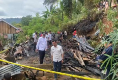 Diduga Obat Nyamuk Bakar, Rumah Warga Sukau Datang Ludes Terbakar