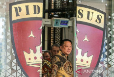 Diduga Terlibat Korupsi dan TPPU, Eks Jampidsus Febrie Adriansyah Jadi Tersangka