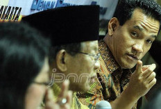 Protes soal Roy Suryo & Dokter Tifa Dibawa ke RS Polri, Refly Harun: Sehat Walafiat