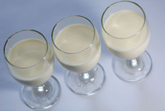 5 Manfaat Rutin Minum Susu Campur Kunyit yang Tidak Terduga