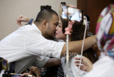 Ammar Zoni Akhirnya Bertemu Dokter Kamelia di Ruang Sidang