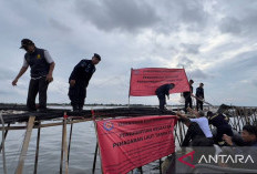 Pagar Laut Terpasang Tanpa Izin, Aparat Hukum Diduga Masuk Angin