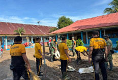 Gerakan Indonesia Asri, Personel Gabungan Goro Bersihkan Sisa Banjir di SMPN 5 Lebong