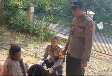 Sedih ! Dalam Toilet Sedang Kondisi Sakit, Polisi Evakusi Lansia Terlantar di Lebong