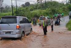 Banjir Bikin Macet, Satlantas Polres Lebong Turun Tangan