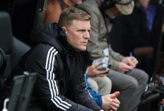 Newcastle Bakal Pecat Howe di Akhir Musim?