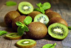  Fakta Atau Mitos Buah Kiwi Disebut Bikin Wajah Lebih Tirus?
