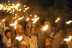 5 Tradisi Jelang Idul Fitri di Indonesia, Nganteuran hingga Takbiran