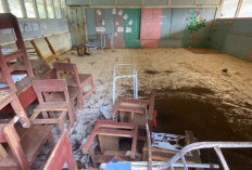 Plafon Jebol dan Dinding Retak, Siswa SDN 09 Lebong Belajar dengan Rasa Was-Was