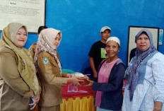 Selaras dengan Program Ibu PKK, Pemdes Danau Liang dan Puskesmas Semelako Salurkan PMT Rutin
