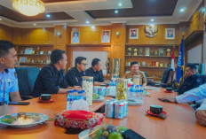 KPU Kembalikan Rp 1,7 M Sisa Dana Hibah ke Pemkab BU