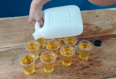 Jual Minyak Goreng Pakai Gelas Plastik, Untungnya Tak Main-Main