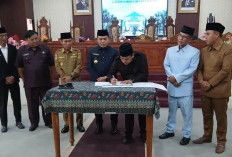 Seluruh Fraksi DPRD Lebong Setujui 3 Raperda jadi Perda