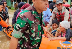 Aksi Heroik Tim Penyelamatan yang Berjibaku Membantu  Warga Terdampak Banjir Bandang Sungai Ketahun Lebong 