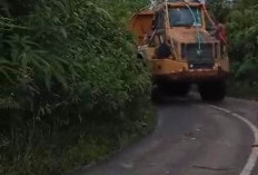 Jumat Pagi, Truk Melintang Sudah Dievakuasi, Jalan Lebong Bukit Resam Sudah Bisa Dilalui