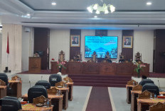Paripurna Bahas RAPERDA 2025, Bupati Azhari Tekankan Kepastian Hukum Pembangunan