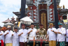 Pjs Bupati Bengkulu Utara Hadiri Perayaan Hari Raya Galungan 2024 di Desa Rama Agung