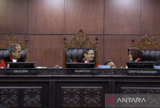 MK Tolak Uji Materi soal Usia Pensiun Guru 65 Tahun