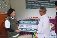 Wabup BU Salurkan Bantuan ATENSI Kemensos RI