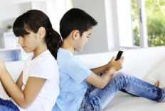 Bahaya Menunduk Saat Menggunakan Smartphone: Ancaman Kesehatan yang Perlu Diwaspadai