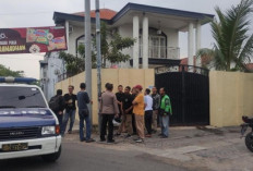 Rumah Pedangdut Via Vallen Digeruduk Warga Buntut Kasus Gadai Motor Sang Adik 