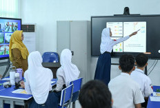 Guru dan Siswa Merasakan Langsung Dampak Digitalisasi Pembelajaran, Simak Komentarnya