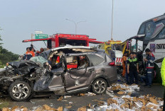 Bus Rombongan Bonek Kecelakaan vs Mobil Lawan Arah di Tol Pekalongan, 1 Orang Tewas