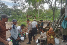 Sambangi Petani, Kapolsek Lebong Tengah Sampaikan Pesan Kamtibmas