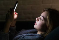 Hati-hati Bed Rotting, Penyakit Rebahan Berjam-jam Sambil Main HP