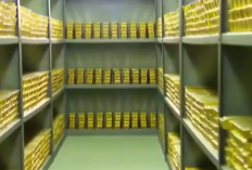 Harga Emas Melonjak 2 Persen dan Dolar AS Melemah Jelang Data Ekonomi Penting